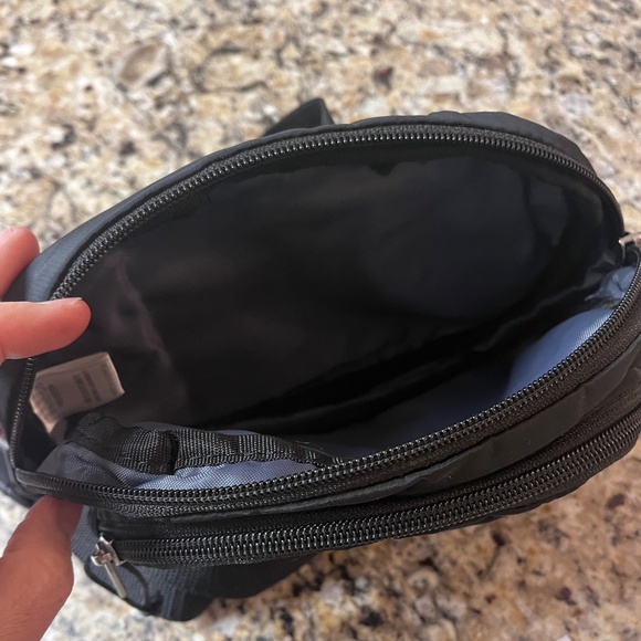 Adidas Fanny Pack Belt Bag Cross Body - Picture 3 of 5